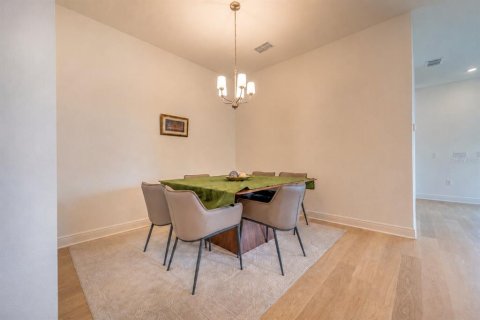 Casa en venta en Orlando, Florida, 5 dormitorios, 284.28 m2 № 2208283 - foto 12
