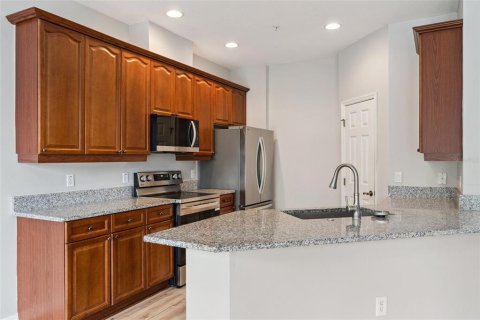 Touwnhouse à vendre à Winter Springs, Floride: 2 chambres, 144.74 m2 № 2373163 - photo 6