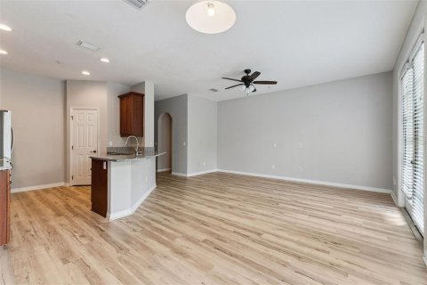 Touwnhouse à vendre à Winter Springs, Floride: 2 chambres, 144.74 m2 № 2373163 - photo 5
