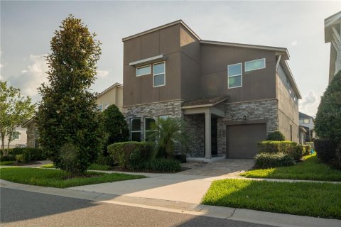 Casa en venta en Kissimmee, Florida, 6 dormitorios, 277.5 m2 № 1750826 - foto 1