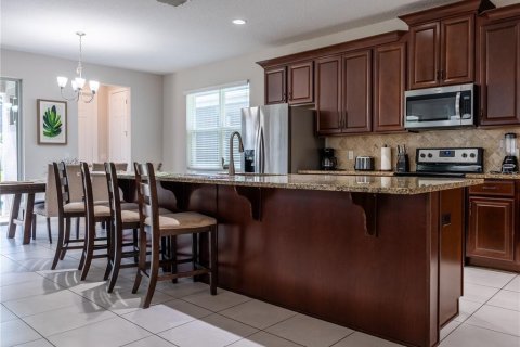 Casa en venta en Kissimmee, Florida, 6 dormitorios, 277.5 m2 № 1750826 - foto 9