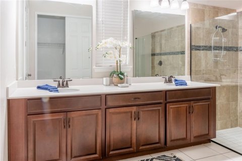 Casa en venta en Kissimmee, Florida, 6 dormitorios, 277.5 m2 № 1750826 - foto 26