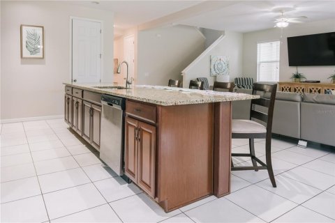 Casa en venta en Kissimmee, Florida, 6 dormitorios, 277.5 m2 № 1750826 - foto 13