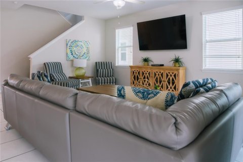 Casa en venta en Kissimmee, Florida, 6 dormitorios, 277.5 m2 № 1750826 - foto 8