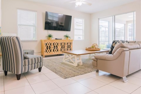 Casa en venta en Kissimmee, Florida, 6 dormitorios, 277.5 m2 № 1750826 - foto 6