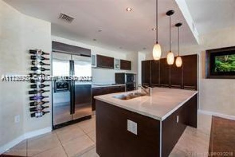 Купить кондоминиум в Майами, Флорида 2 спальни, 107.95м2, № 1694972 - фото 4