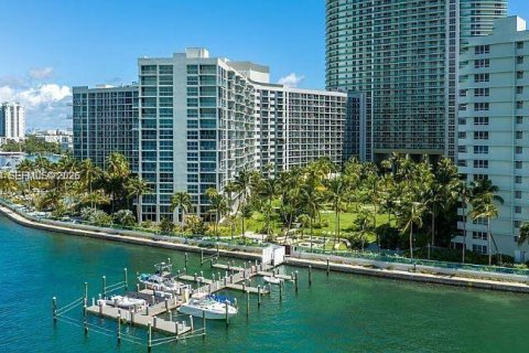 Condominio en alquiler en Miami Beach, Florida, 1 dormitorio, 68.47 m2 № 2055564 - foto 18