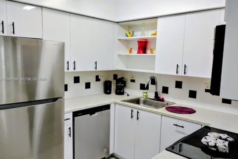 Condominio en alquiler en Miami Beach, Florida, 1 dormitorio, 68.47 m2 № 2055564 - foto 14