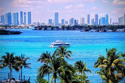 Condominio en alquiler en Miami Beach, Florida, 1 dormitorio, 68.47 m2 № 2055564 - foto 11