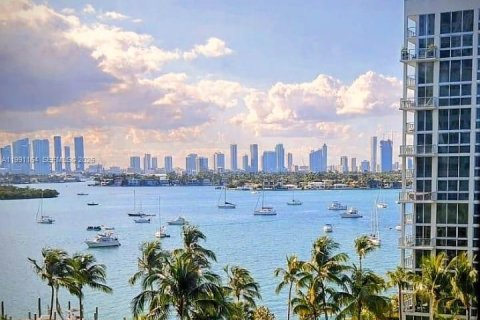 Condominio en alquiler en Miami Beach, Florida, 1 dormitorio, 68.47 m2 № 2055564 - foto 12