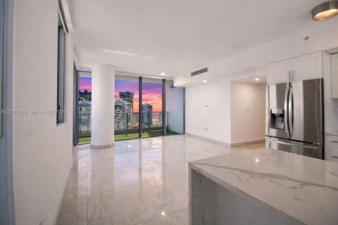Condo in Miami, Florida, 2 bedrooms  № 2067642 - photo 3
