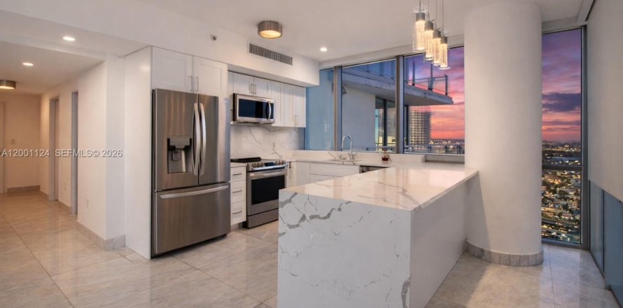 Condo in Miami, Florida, 2 bedrooms  № 2067642