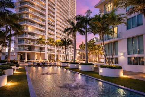 Condo in Miami, Florida, 2 bedrooms  № 2067642 - photo 16