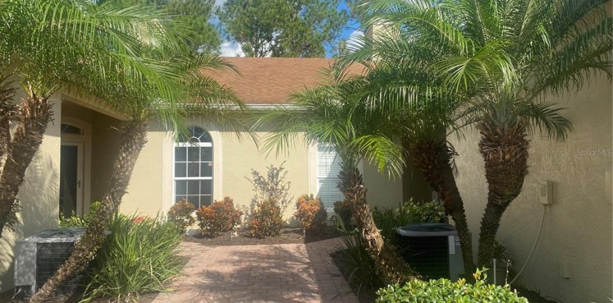 House in Winter Haven, Florida 2 bedrooms, 114.36 sq.m. № 1446775