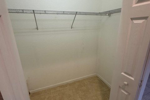 Townhouse in Oakland Park, Florida 2 bedrooms, 116.41 sq.m. № 1059930 - photo 1