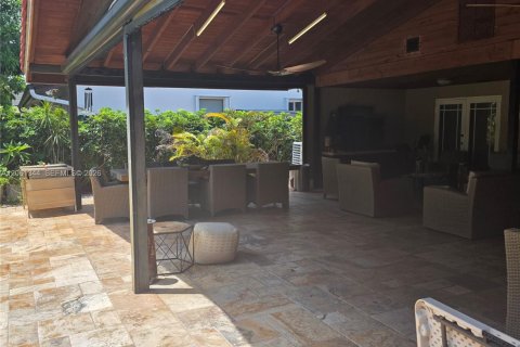 Villa ou maison à vendre à Miami Lakes, Floride: 4 chambres, 183.39 m2 № 2185476 - photo 3