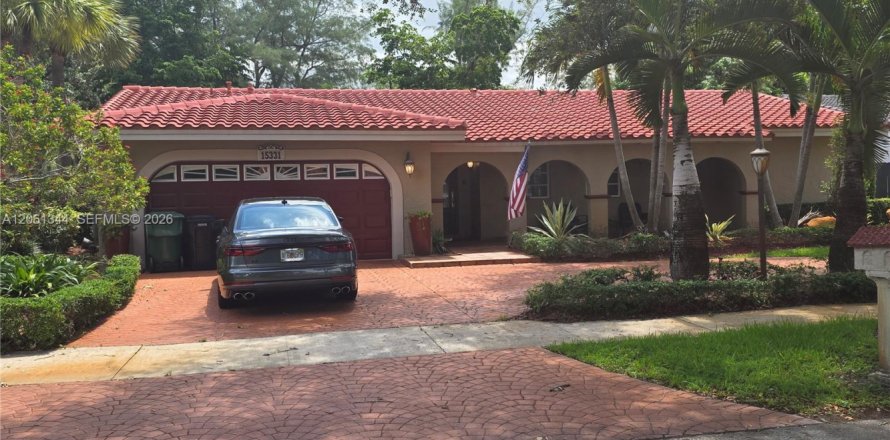 Villa ou maison à Miami Lakes, Floride 4 chambres, 183.39 m2 № 2185476