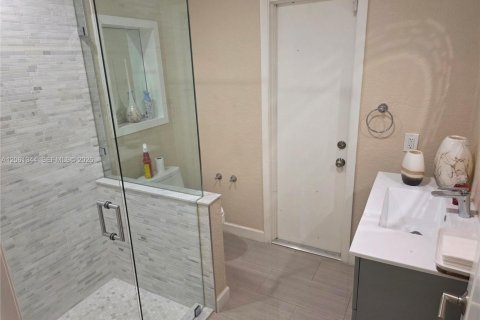 Villa ou maison à vendre à Miami Lakes, Floride: 4 chambres, 183.39 m2 № 2185476 - photo 7