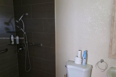 Villa ou maison à vendre à Miami Lakes, Floride: 4 chambres, 183.39 m2 № 2185476 - photo 8