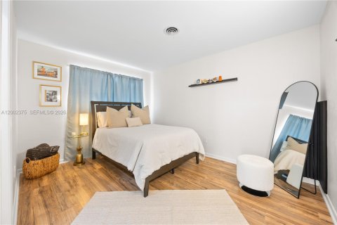 Immobilier commercial à vendre à Pompano Beach, Floride: 211.82 m2 № 2066282 - photo 24