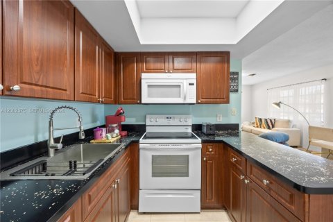 Immobilier commercial à vendre à Pompano Beach, Floride: 211.82 m2 № 2066282 - photo 15