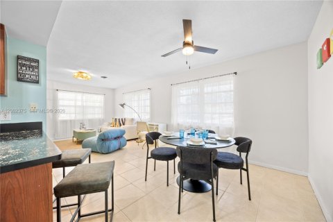 Immobilier commercial à vendre à Pompano Beach, Floride: 211.82 m2 № 2066282 - photo 17