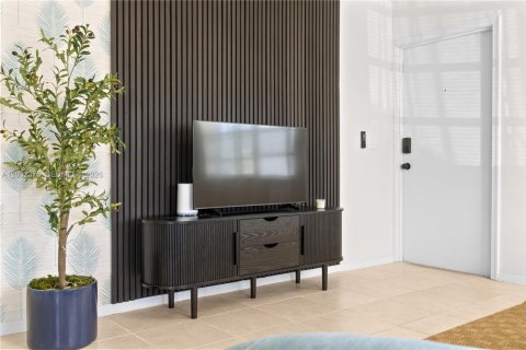 Immobilier commercial à vendre à Pompano Beach, Floride: 211.82 m2 № 2066282 - photo 13