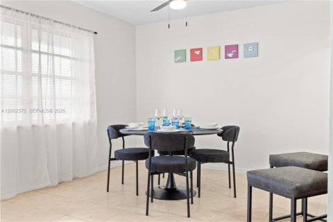 Immobilier commercial à vendre à Pompano Beach, Floride: 211.82 m2 № 2066282 - photo 12