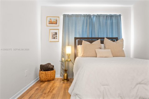 Immobilier commercial à vendre à Pompano Beach, Floride: 211.82 m2 № 2066282 - photo 28