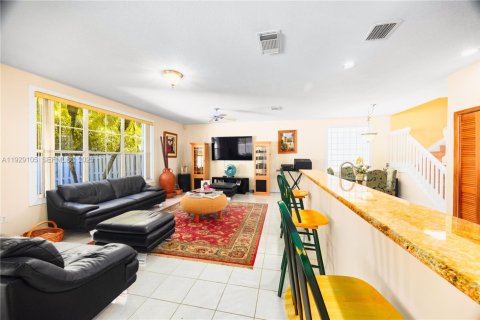 Villa ou maison à vendre à Miramar, Floride: 4 chambres, 242.29 m2 № 1988959 - photo 9