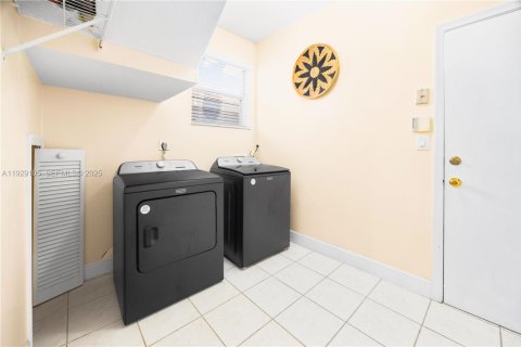 Villa ou maison à vendre à Miramar, Floride: 4 chambres, 242.29 m2 № 1988959 - photo 20