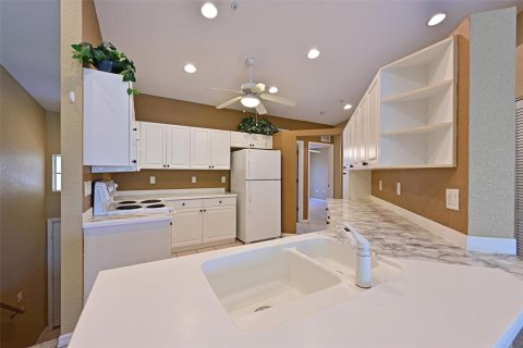 Condo in Bradenton, Florida, 2 bedrooms  № 1759532 - photo 5