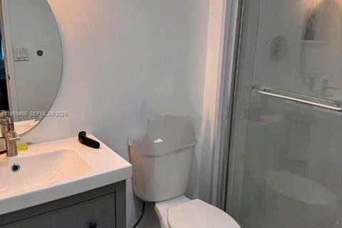 Condo in Sunny Isles Beach, Florida, 2 bedrooms № 2027714 - photo 12