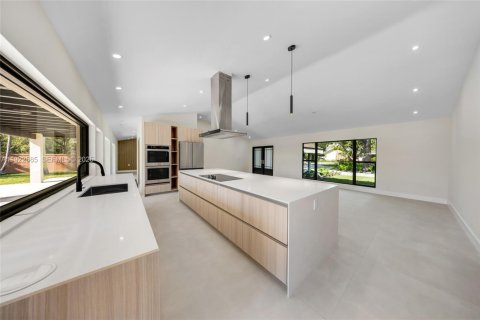 Villa ou maison à vendre à Palmetto Bay, Floride: 4 chambres, 229.1 m2 № 1976690 - photo 3