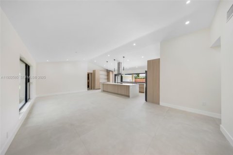 Villa ou maison à vendre à Palmetto Bay, Floride: 4 chambres, 229.1 m2 № 1976690 - photo 13