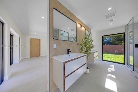 Villa ou maison à vendre à Palmetto Bay, Floride: 4 chambres, 229.1 m2 № 1976690 - photo 24