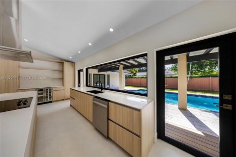 Villa ou maison à vendre à Palmetto Bay, Floride: 4 chambres, 229.1 m2 № 1976690 - photo 18