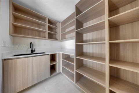 Villa ou maison à vendre à Palmetto Bay, Floride: 4 chambres, 229.1 m2 № 1976690 - photo 30