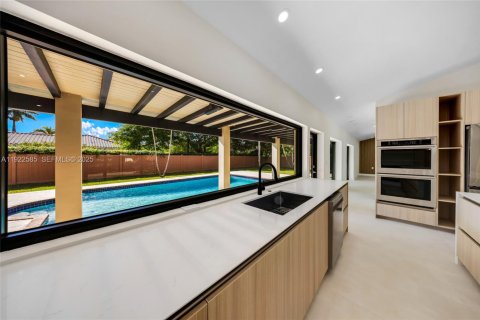 Villa ou maison à vendre à Palmetto Bay, Floride: 4 chambres, 229.1 m2 № 1976690 - photo 16