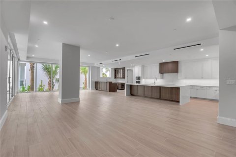 Copropriété à vendre à Sarasota, Floride: 3 chambres, 385.92 m2 № 2266542 - photo 11