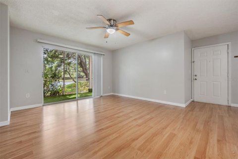 Condo in Tampa, Florida, 1 bedroom  № 2092918 - photo 5