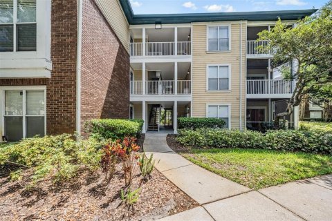 Condo in Tampa, Florida, 1 bedroom  № 2092918 - photo 2