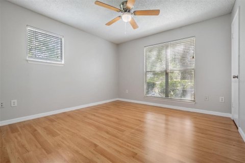 Condo in Tampa, Florida, 1 bedroom  № 2092918 - photo 13