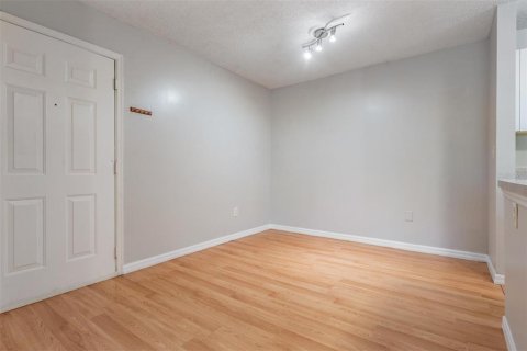 Condo in Tampa, Florida, 1 bedroom  № 2092918 - photo 11