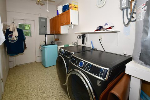Casa en venta en Seminole, Florida, 5 dormitorios, 238.39 m2 № 1364716 - foto 6