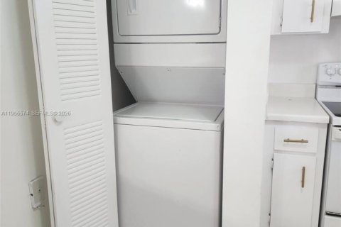 Купить кондоминиум в Хайалиа, Флорида 1 спальня, 69.58м2, № 2050932 - фото 6