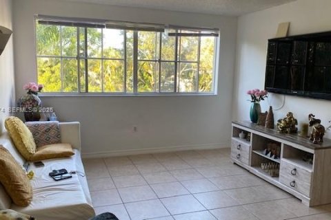 Купить кондоминиум в Хайалиа, Флорида 1 спальня, 69.58м2, № 2050932 - фото 2