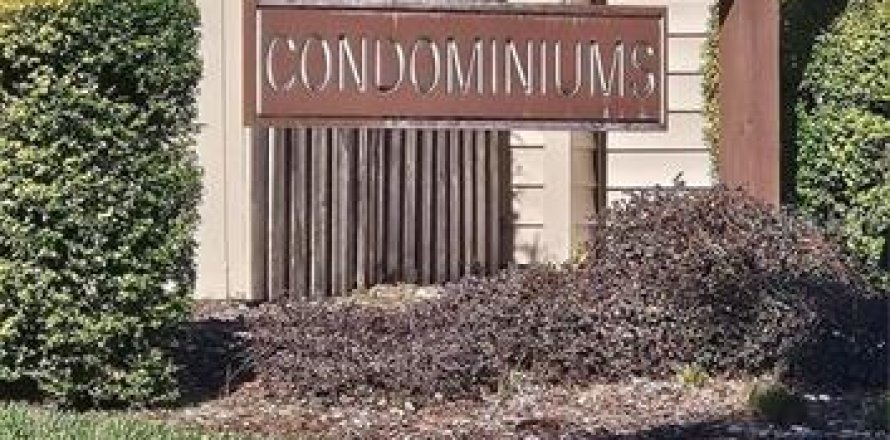Condo in Ocala, Florida, 2 bedrooms № 2212758
