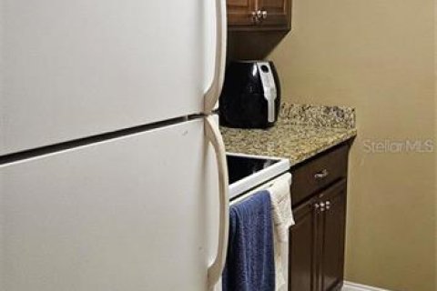 Condo in Ocala, Florida, 2 bedrooms № 2212758 - photo 9