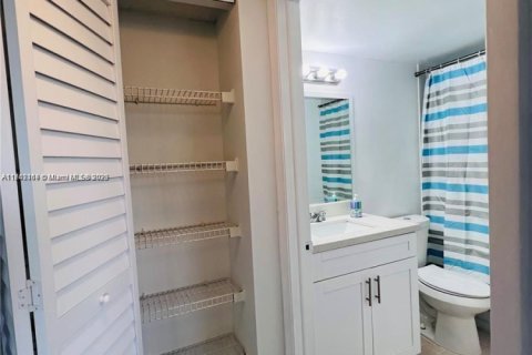 Copropriété à louer à Cutler Bay, Floride: 2 chambres, 91.04 m2 № 1957537 - photo 9